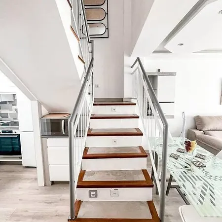 Apartment Duplex Center *